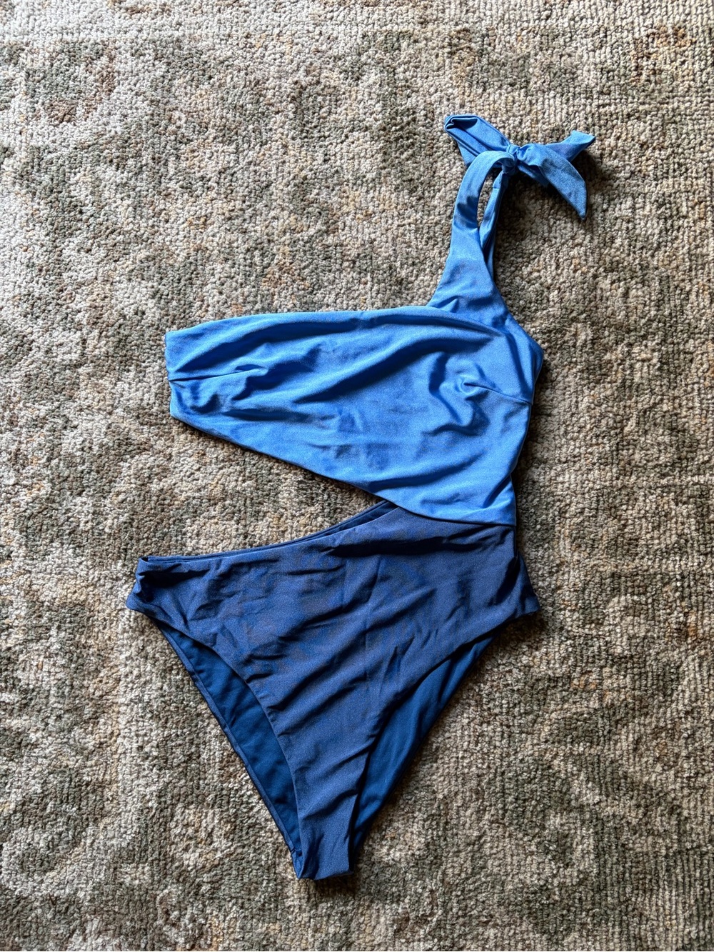 Pretty Me Blue Two-Tone One-Shoulder Women’s Swimsuit | Size Large |